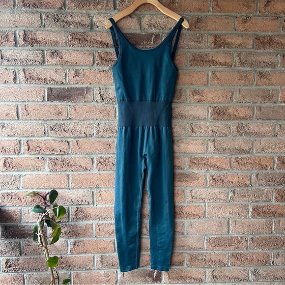 Source Unknown Pants - ONE PEICE SUIT | Green thick detailed great quality workout yoga leisure suit